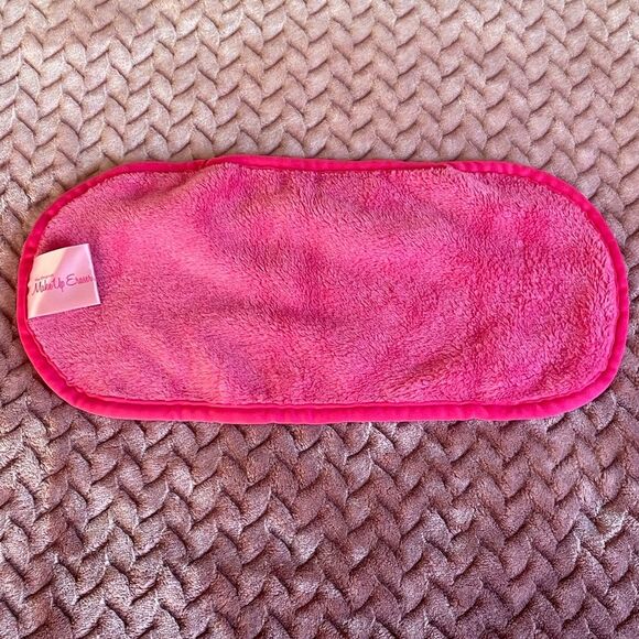 NEW The Original MakeUp Eraser® Makeup Remover Cloth - Picture 8 of 9
